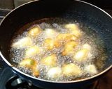 A picture of step 2 of Easy punukus.