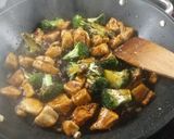 A picture of step 5 of Mongolian Chicken.