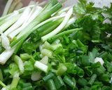 Hình bước làm 1 của món Bông cải xào thịt và tôm khô