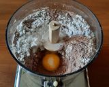 Foto del passaggio 2 della ricetta Biscotti gioiello al cacao