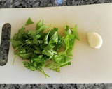 Foto del paso 1 de la receta: Hummus de perejil y albahaca