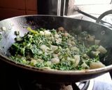 हिवाळी स्पेशल पालक मेथी मुळी भाजी (palak methi muli bhaji recipe in marathi) रेसिपी स्टेप 4 फोटो 