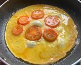 টমেটো চিস ওমলেট (Tomato cheese omelette recipe in bangali) রেসিপি ধাপ - 4 ছবি