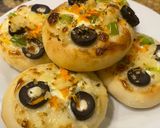صورة لخطوة 8 من وصفة البيتزا الكذابة 👌🏻 لذيذة وسهلة 👍🏻😋