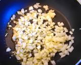 Gombás cukkinis ragu recept fázis 2 fotója
