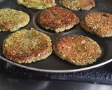 A picture of step 5 of Moong sprouts mini uttapam.