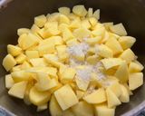 Une image de l'étape 3 de Purée de pommes de terre au gingembre, ail, curcuma et coriandre.
