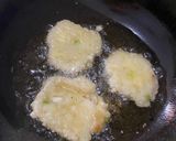 Foto langkah ke 6 dari resep Gamjajeon (Korean Potato Pancake).