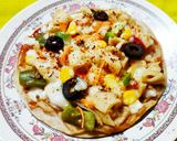 रोटी पिज़्ज़ा विद पास्ता टॉपिंग(Roti pizza with pasta topping recipe in Hindi) रेसिपी चरण 6 फोटो