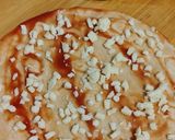 Pizza z tuńczykiem na tortilli krok przepisu 3 zdjęcie
