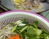 Foto langkah ke 2 dari resep Bakmie Goreng Seafood.