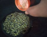 A picture of step 1 of Tadka masala mirchi.
