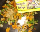 A picture of step 5 of Palak packed veg Maggi masala pulav.