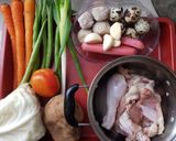 Foto langkah ke 1 dari resep Sayur Sop Lengkap.