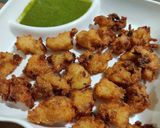 A picture of step 4 of Delicious Dahi ke Pakore.