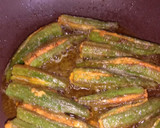 भरवा भिंडी की सब्जी (bharwa bhindi ki sabzi recipe in Hindi) रेसिपी चरण 2 फोटो