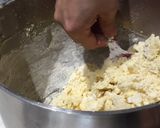 A picture of step 4 of Norali’s Famous Alfajores.