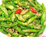 Truffle Soy Sauce with Manganji Green Pepper 松露醬油炒糯米椒的食譜步驟3照片