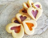 A picture of step 11 of Stained glass cookies.