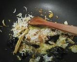 Foto langkah ke 2 dari resep Daun Pepaya Jepang kuah kuning.