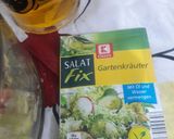 A picture of step 2 of Simple salad as appetizer.
