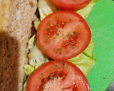 Foto del paso 2 de la receta: Sándwich de pasta de aceituna, tomate y orégano