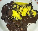Foto langkah ke 4 dari resep Donat Triple Cokelat.