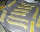 Foto langkah ke 2 dari resep Cheese Stick Pastry.