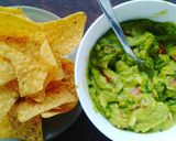 Hình bước làm 2 của món Guacamole and Tortilla chips