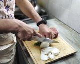 Foto del paso 1 de la receta: Empanadas de carne y empanadas de tomate, queso y albahaca