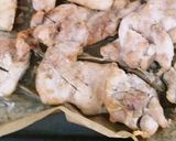 Foto del paso 2 de la receta: Pollo con salsa de puerro, cebolla y patatas chulas