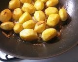 Foto del paso 2 de la receta: Papines con ajo y perejil