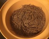 Une image de l'étape 9 de Nouilles japonaises aux tomates, harengs, shiitakes et aubergine blanche.