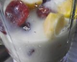 A picture of step 2 of Apple Strawberry Shake.