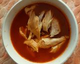 Foto del paso 4 de la receta: Pozole rojo de pollo, para principiantes