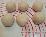 Foto langkah ke 5 dari resep Roti Goreng Tanpa Ulen Dengan Minyak.