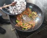 Foto del paso 3 de la receta: Paella de mariscos