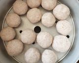 A picture of step 4 of Red Rice Sweet Pundi / Rice Dumplings.