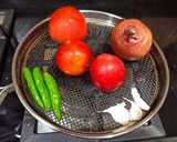 रोस्टेड प्लम चटनी(roasted plum chutney recipe in hindi) रेसिपी चरण 1 फोटो