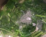 Foto langkah ke 2 dari resep Sayur Bening Tahu Bayam.