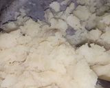 Foto del paso 2 de la receta: Tortitas de papa rellenas de queso Oaxaca