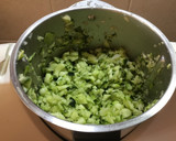 Foto del paso 2 de la receta: Tortitas de calabacín con salsa de yogur