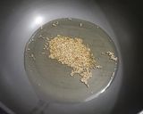 A picture of step 3 of Dry aloo matar.