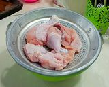 Foto langkah ke 1 dari resep Ayam Goreng Empuk Sederhana.