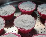 Foto langkah ke 5 dari resep Putu Bunga Telang (dengan cetakan silikon).