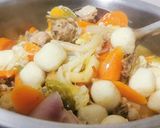 Gambar langkah 4 resipi Tom yam putih ayam.