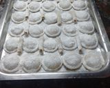 Foto del paso 4 de la receta: Sorrentinos caseros rellenos de pollo y vegetales con salsa Marianel