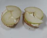 Foto del paso 5 de la receta: Crostinis de jamón serrano, pera y miel