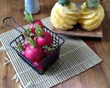 Foto langkah ke 1 dari resep Pineapple Beet Juice.