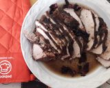 Foto del paso 3 de la receta: Lomo al horno en salsa de Jamaica y vino tinto